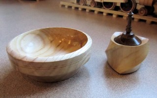 Two items by David Reed, the pot on the right won a commended certificate